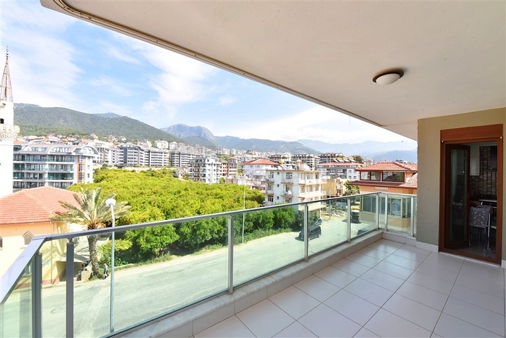 4+1 penthouse with separate kitchen in Oba area