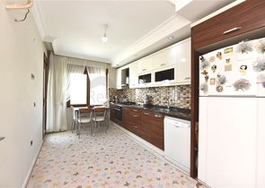 4+1 penthouse with separate kitchen in Oba area