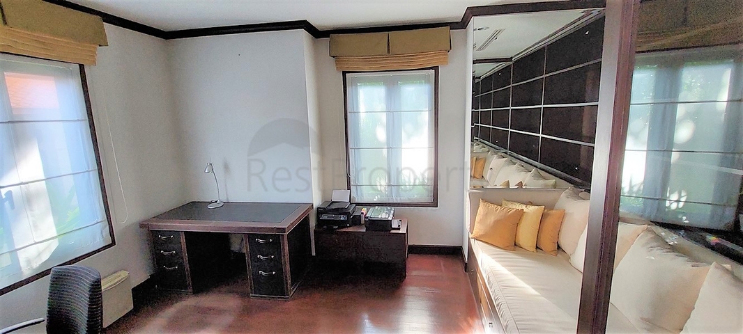 Resale of villas in an ideal location