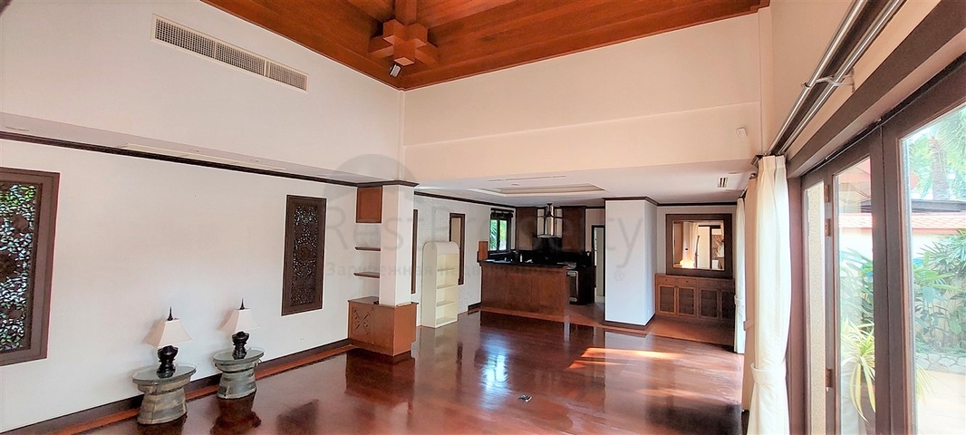 Resale of villas in an ideal location