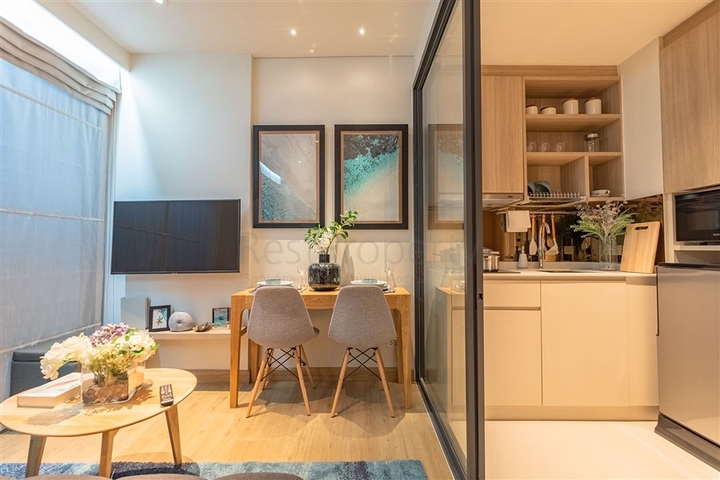 A respectable condominium on the golf courses of the Laguna resort complex