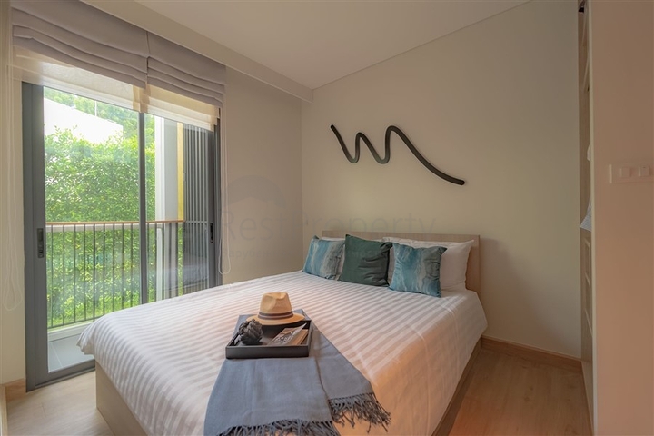 A respectable condominium on the golf courses of the Laguna resort complex