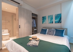 A respectable condominium on the golf courses of the Laguna resort complex