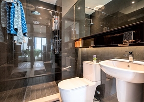 Modern condominium near Nayang Beach