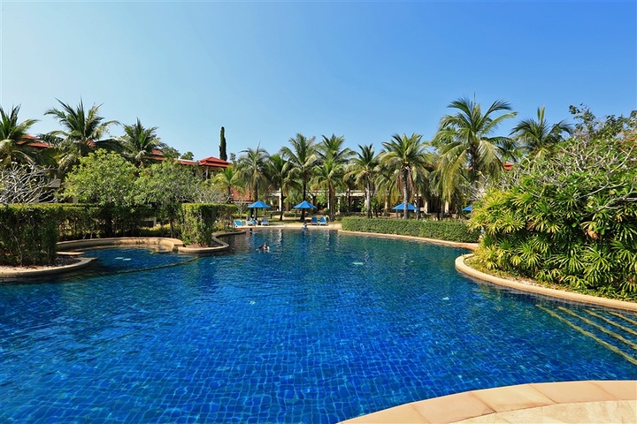 Three-bedroom duplex villa in a new complex