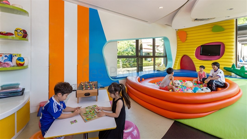 Three-bedroom duplex villa in a new complex