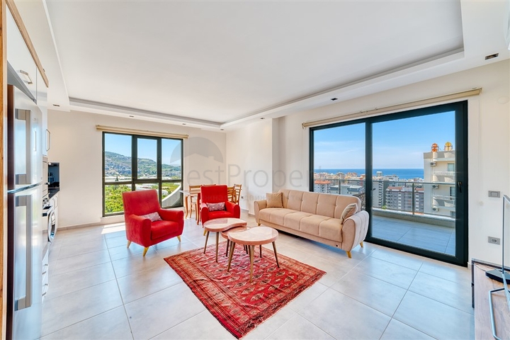 2+1 apartment with sea view in Mahmutlar