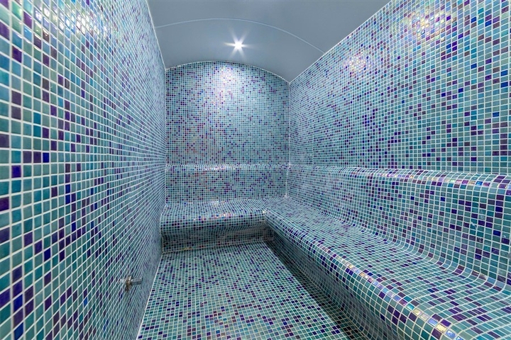 2+1 apartment with sea view in Mahmutlar