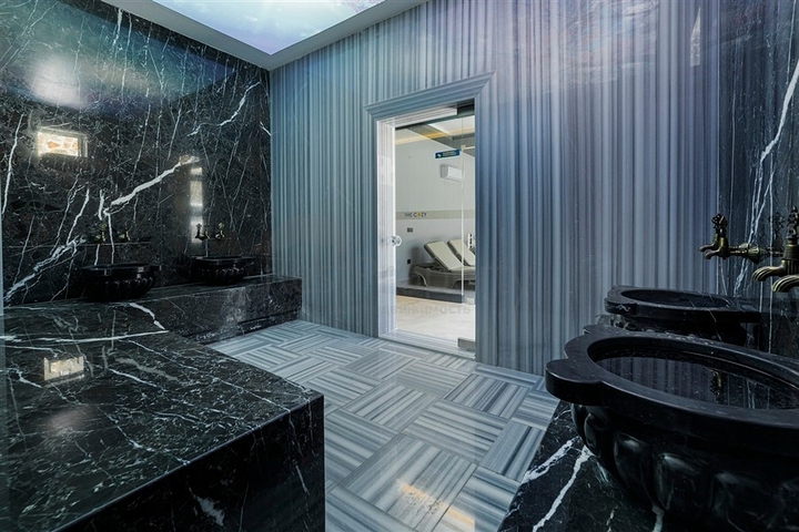 2+1 apartment with sea view in Mahmutlar