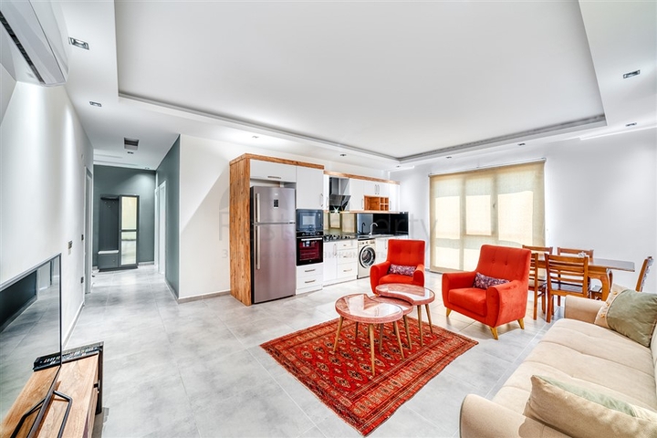 2+1 apartment with sea view in Mahmutlar