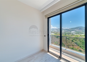 2+1 apartment with sea view in Mahmutlar