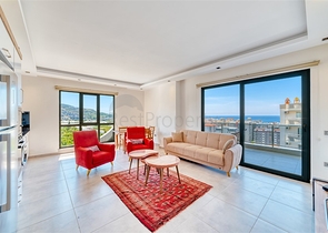2+1 apartment with sea view in Mahmutlar