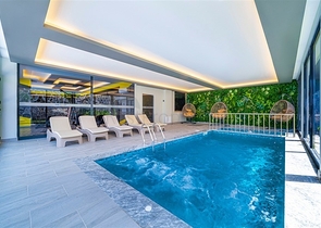 2+1 apartment with sea view in Mahmutlar