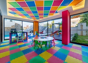 2+1 apartment with sea view in Mahmutlar