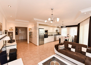 Spacious 2+1 apartment just 150 m from the sea in Oba area