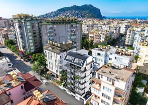 One-bedroom apartment within walking distance to Cleopatra beach