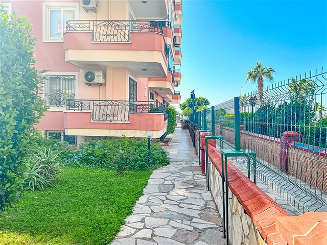 2+1 apartment in the Mahmutlar area 50 m from the sea