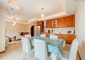 2+1 apartment in the Mahmutlar area 50 m from the sea