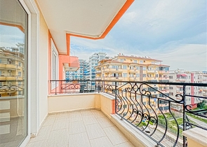 2+1 apartment in the Mahmutlar area 50 m from the sea