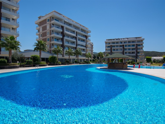 2+1 apartment in Demirtas district in a complex with rich infrastructure 