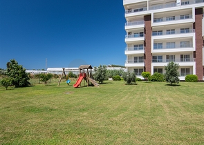 2+1 apartment in Demirtas district in a complex with rich infrastructure 