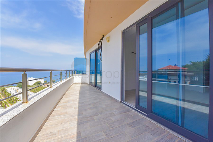 3+1 penthouse in Kargicak district with the possibility of obtaining Turkish citizenship