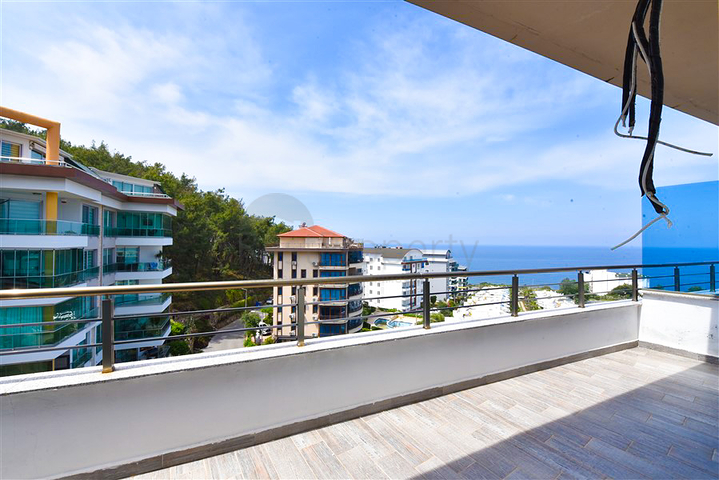 3+1 penthouse in Kargicak district with the possibility of obtaining Turkish citizenship