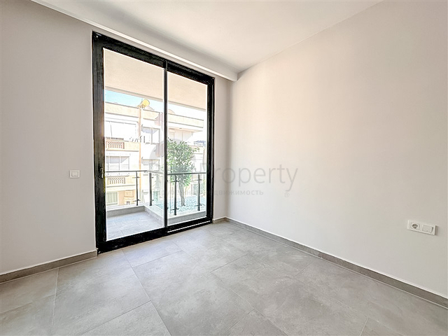Spacious one-bedroom apartment on Cleopatra