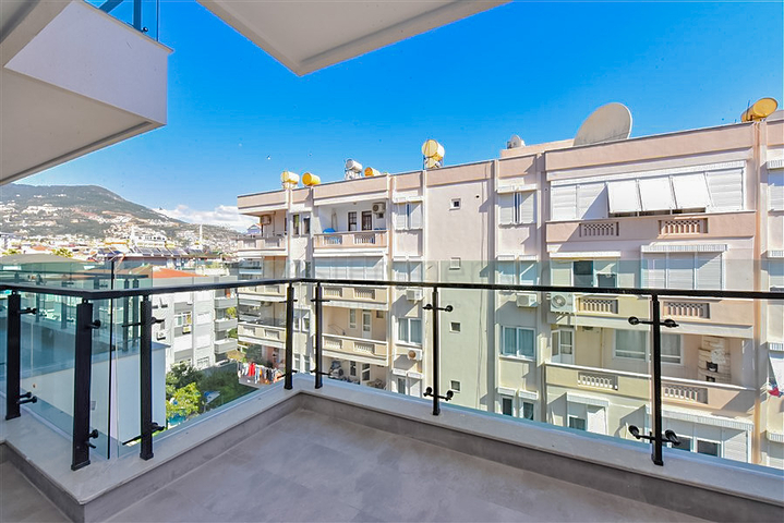 Spacious one-bedroom apartment on Cleopatra