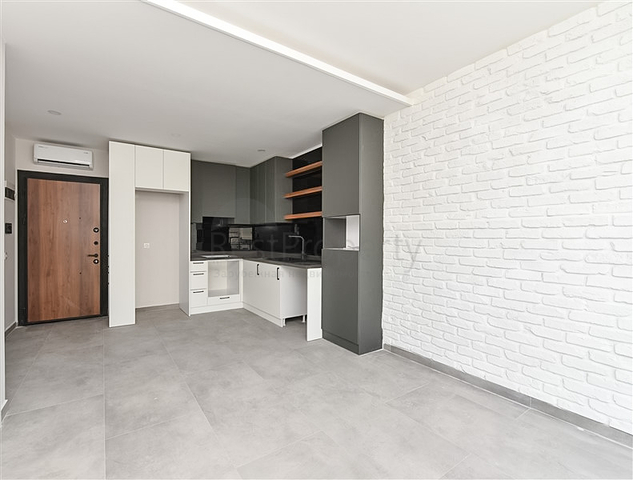 Spacious one-bedroom apartment on Cleopatra