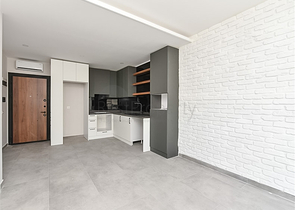 Spacious one-bedroom apartment on Cleopatra