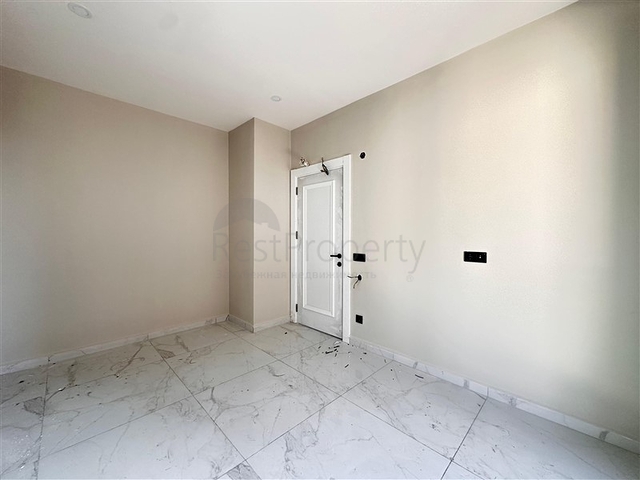 1+1 in a new complex on Cleopatra