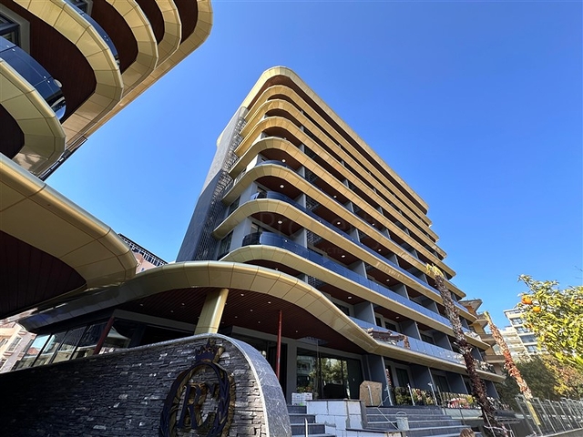 1+1 in a new complex on Cleopatra