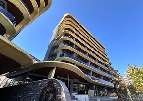 1+1 in a new complex on Cleopatra