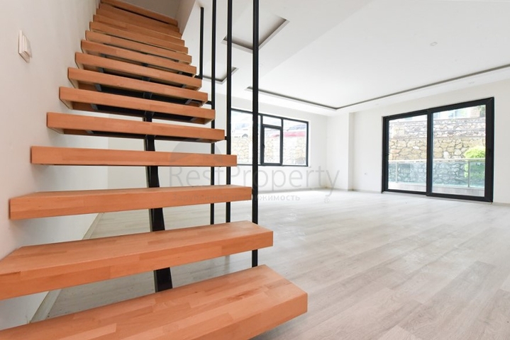 Luxury duplex for citizenship