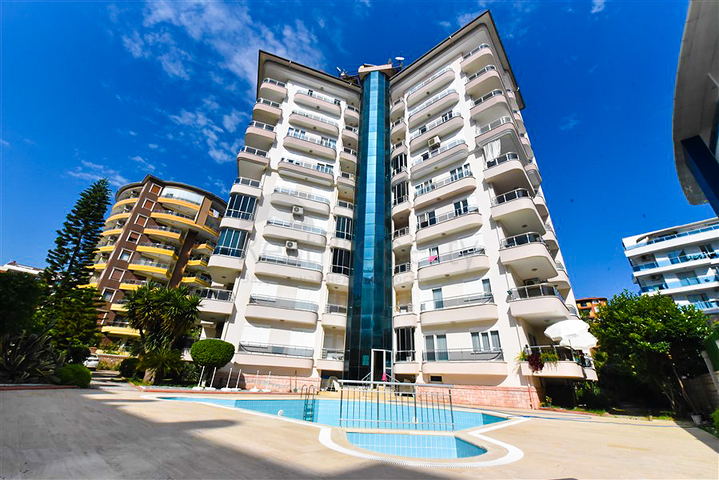 Apartment 3+1 in the center of Alanya