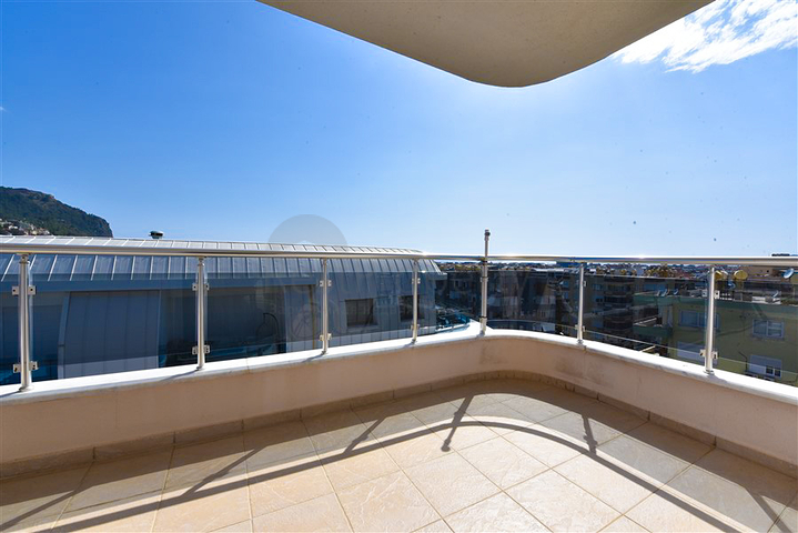 Apartment 3+1 in the center of Alanya