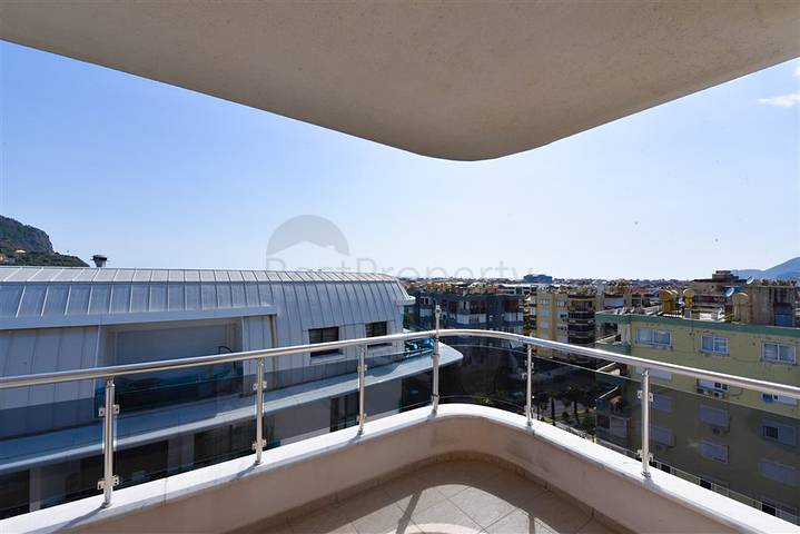 Apartment 3+1 in the center of Alanya
