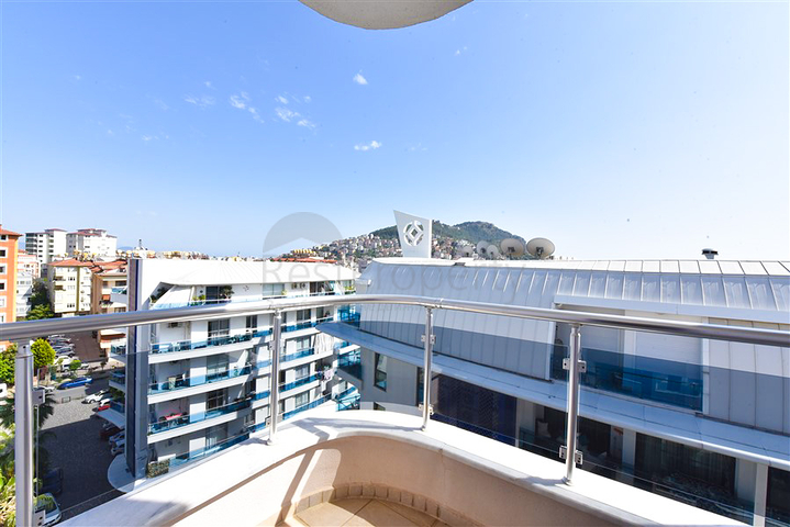 Apartment 3+1 in the center of Alanya