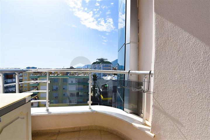 Apartment 3+1 in the center of Alanya