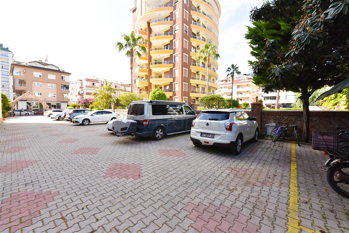 Apartment 3+1 in the center of Alanya