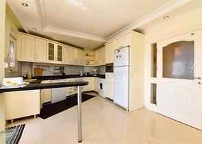 Apartment 3+1 in the center of Alanya