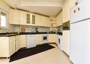 Apartment 3+1 in the center of Alanya