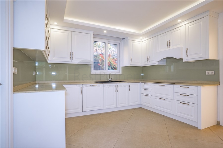 Spacious two-storey villa with panoramic views of the Mediterranean Sea