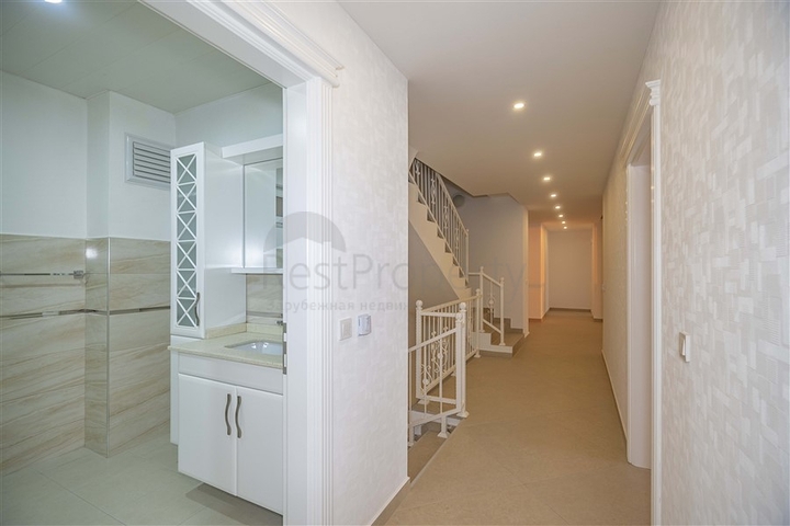 Spacious two-storey villa with panoramic views of the Mediterranean Sea