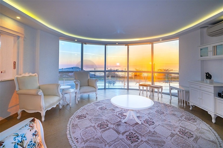 Spacious two-storey villa with panoramic views of the Mediterranean Sea