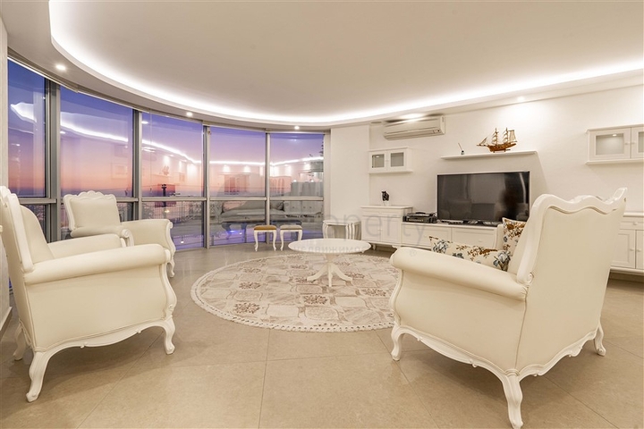 Spacious two-storey villa with panoramic views of the Mediterranean Sea