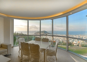 Spacious two-storey villa with panoramic views of the Mediterranean Sea