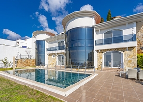 Spacious two-storey villa with panoramic views of the Mediterranean Sea