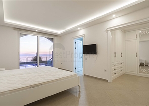 Spacious two-storey villa with panoramic views of the Mediterranean Sea